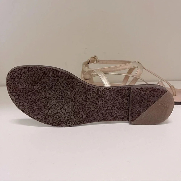 Lilly Pulitzer Heather T-Strap thong Sandal in Gold Metallic - Picture 8 of 8